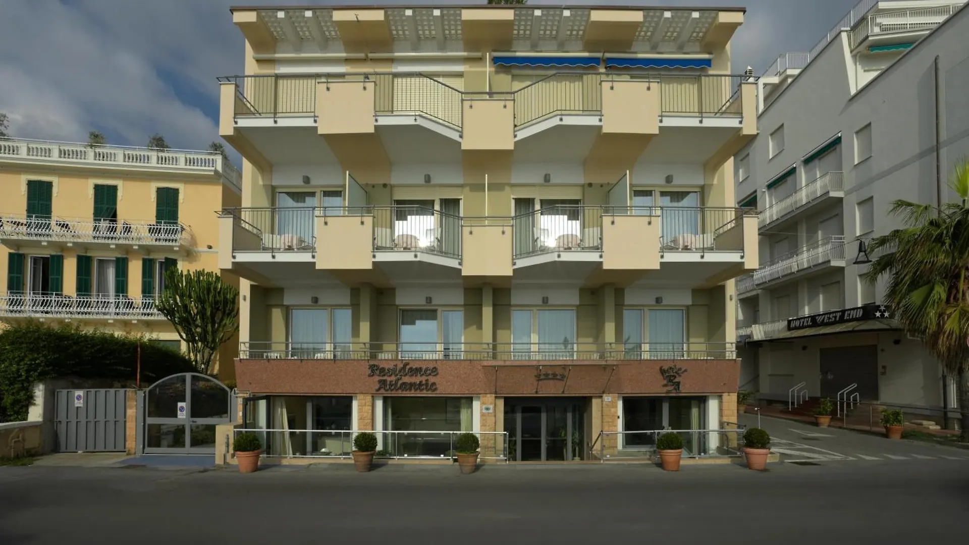 Residence Atlantic Alassio Aparthotel